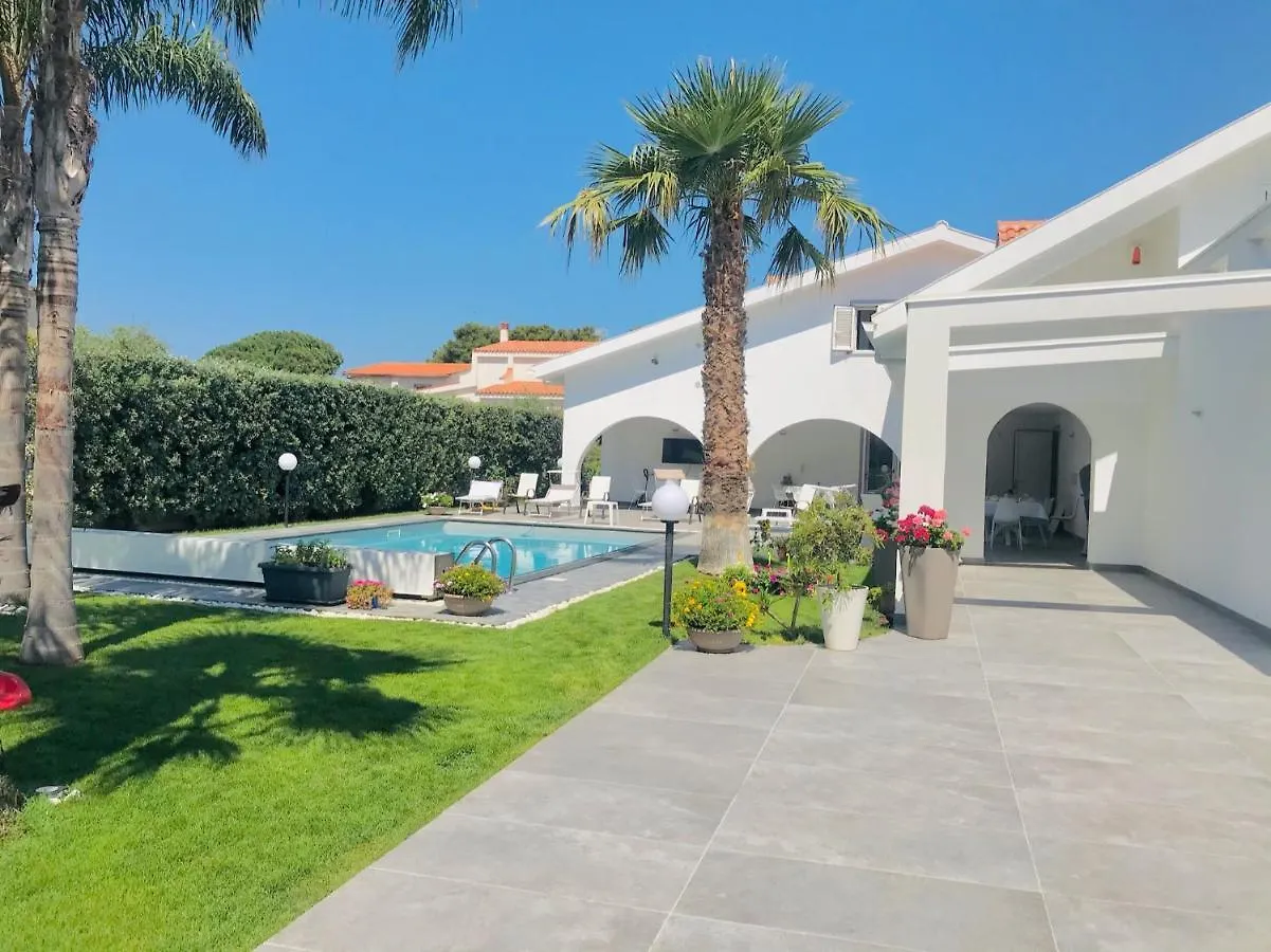 Le Agavi - Villa Esclusiva Per Vacanze contacts